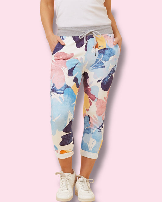 Jazlene 7/8 Printed Pants - Butterfly Print
